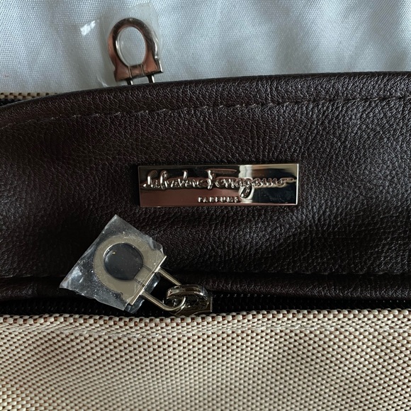 Salvatore Ferragamo Cosmetic Parfum bag - Picture 4 of 4